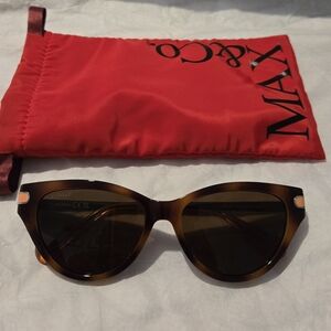 Max &Co MO0101 52E TORTOISE Havana  Women's Sunglasses. SIZE: 54/16/140